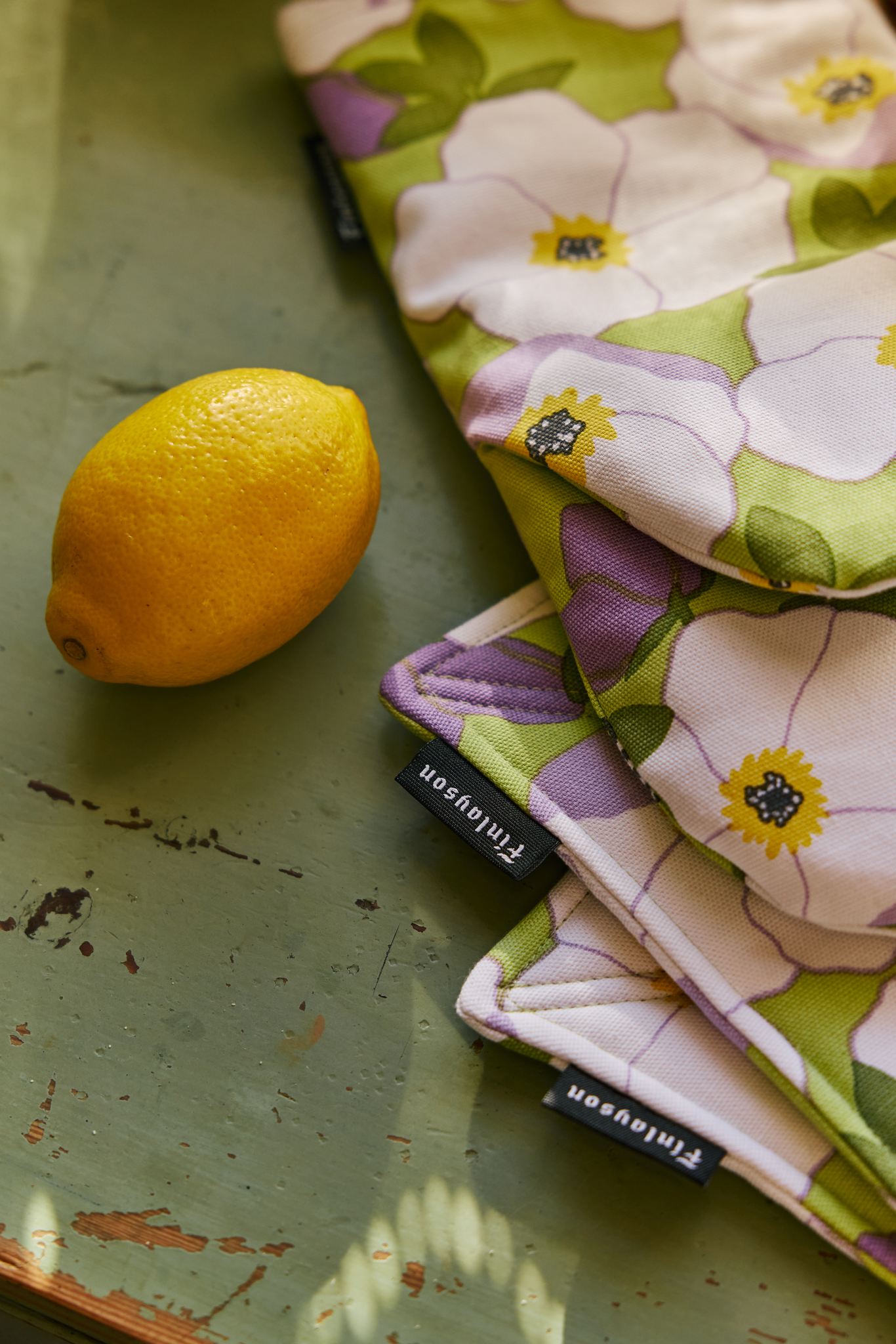 80018-5512-01-10_2; Finlayson Ruusa Patalappu 2 kpl Vaaleanvihreä / Vaaleanlila / 22x22 cm