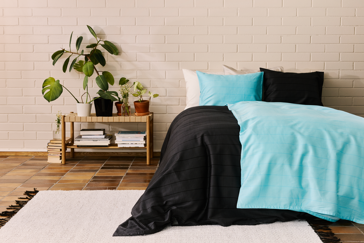 60692-4292-13-05_3; Finlayson Ruoko Parivuoteen satiinipussilakanasetti Musta / Harmaa / 240x210 + 50x60 cm