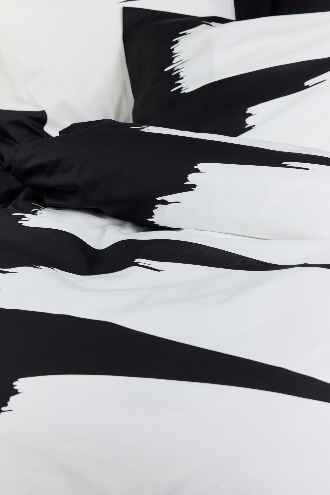 60652-4781-11-06_3; Finlayson Veto Pussilakanasetti Mustavalkoinen / 150x210 + 50x60 cm