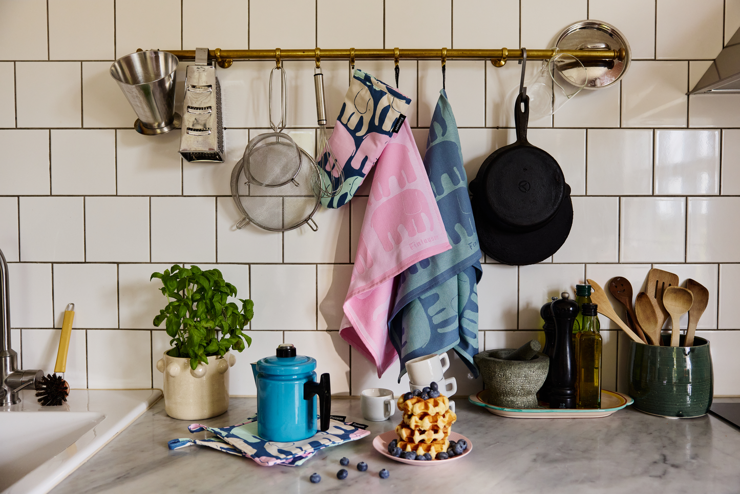 80006-4547-30-10_3; Finlayson Elefantti Patakinnas Multi Siniharmaa / Pastelli / 15x30 cm