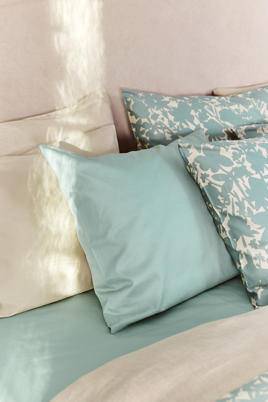 Yksivärinen satiinityynyliina finlayson-luomu