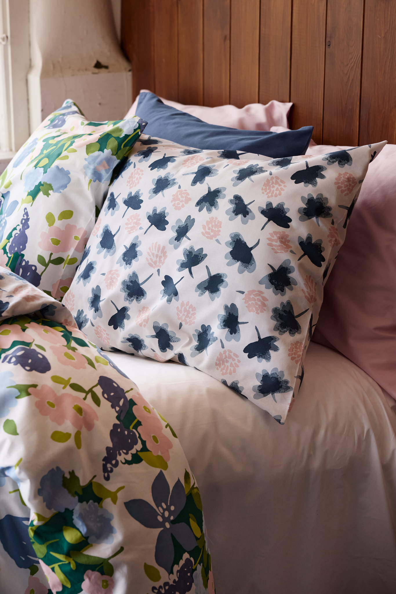 60136-5483-02-10_1; Finlayson Söpö Tyynyliina Sininen / Vaaleanpunainen / 50x60 cm