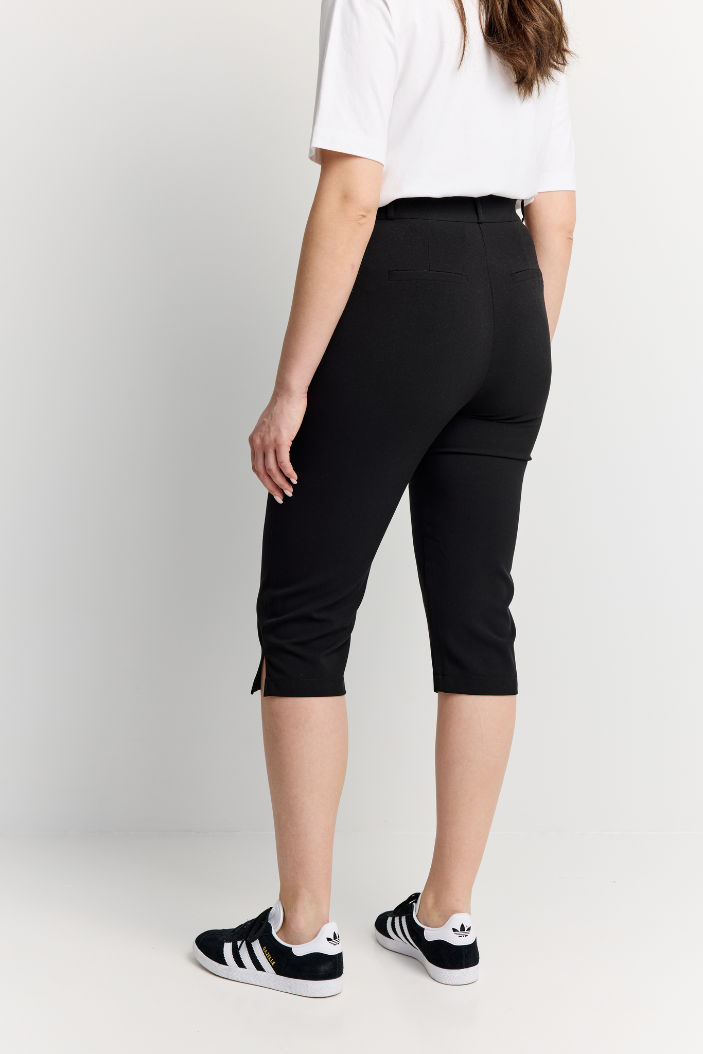 22596808006_2; 22596808005_2; 22596808004_2; 22596808003_2; 22596808002_2; 22596808001_2; Finlayson Caprit Musta / 36