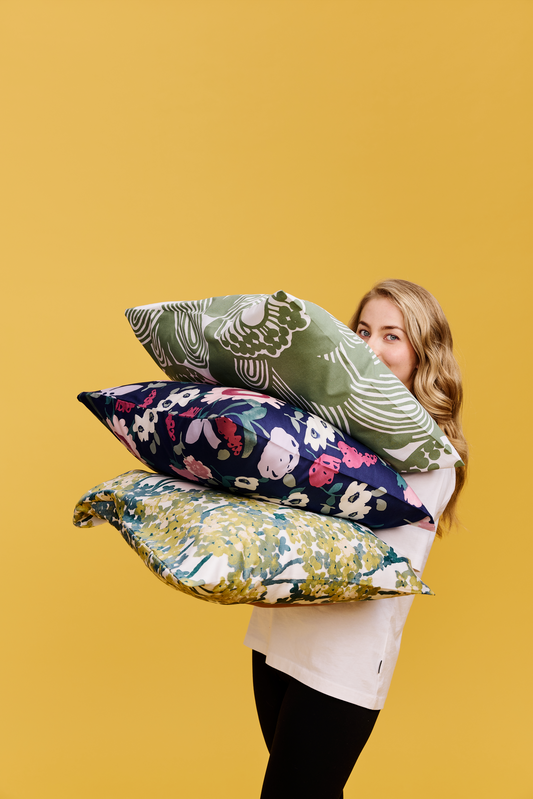 Ihana satiinityynyliina satiinityynyliinat