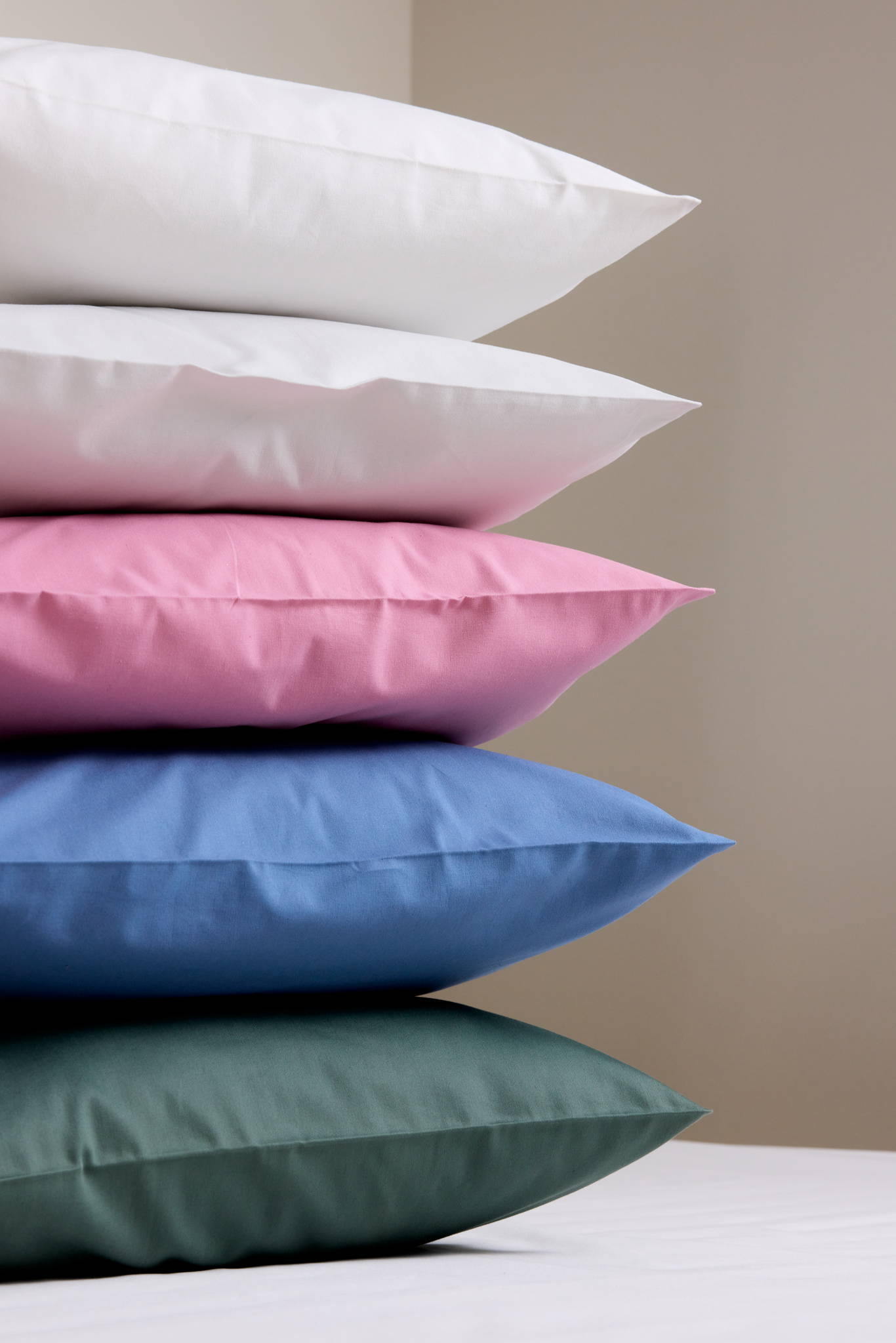 60133-0228-00-10_1; 60131-0228-00-10_1; 60133-0006-00-10_1; 60131-0006-00-10_1; Finlayson Yksivärinen Tyynyliina Valkoinen / 50x60 cm