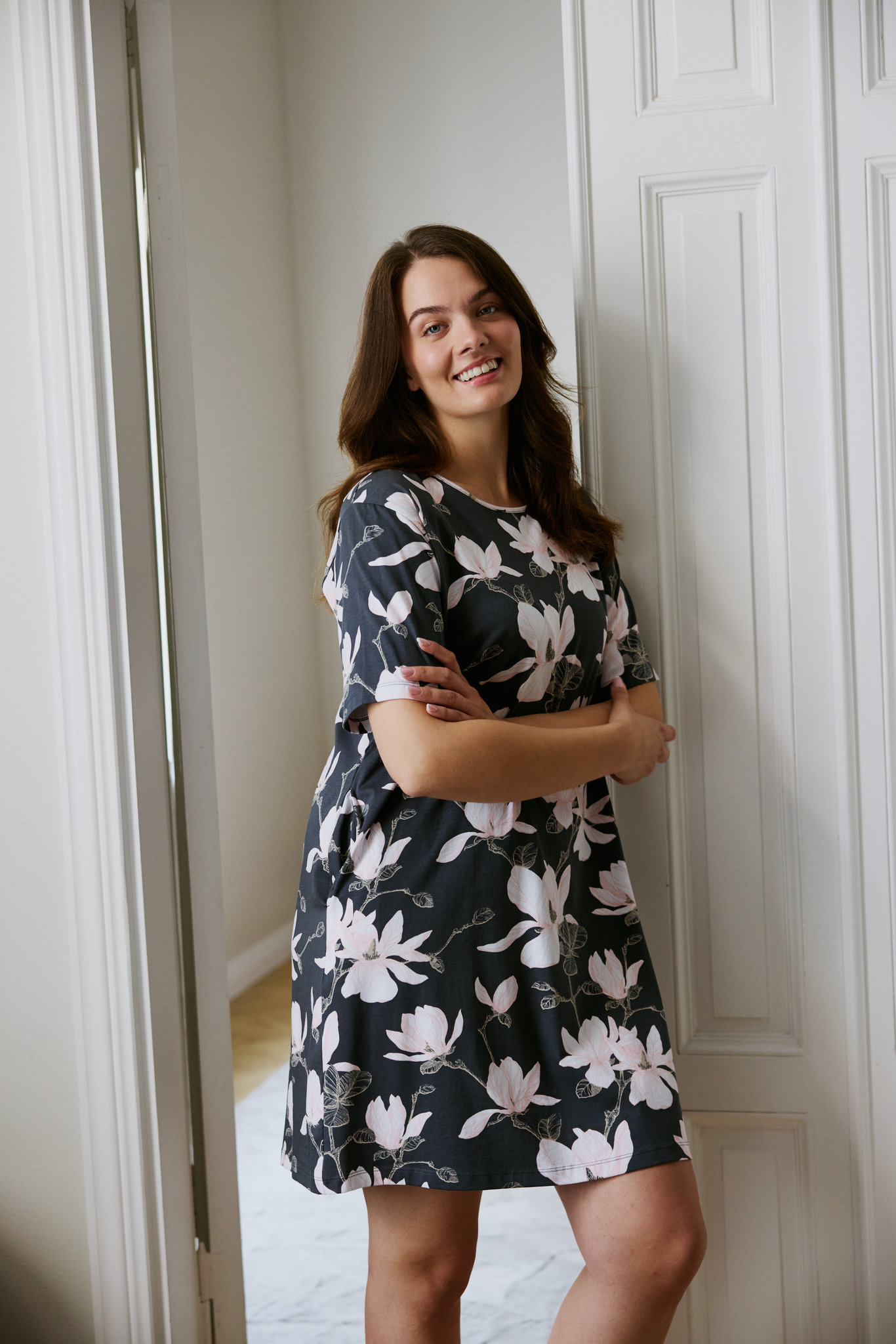 FW15005-998-L_5; Finlayson Magnolia Yöpaita Mustavalkoinen / L 
