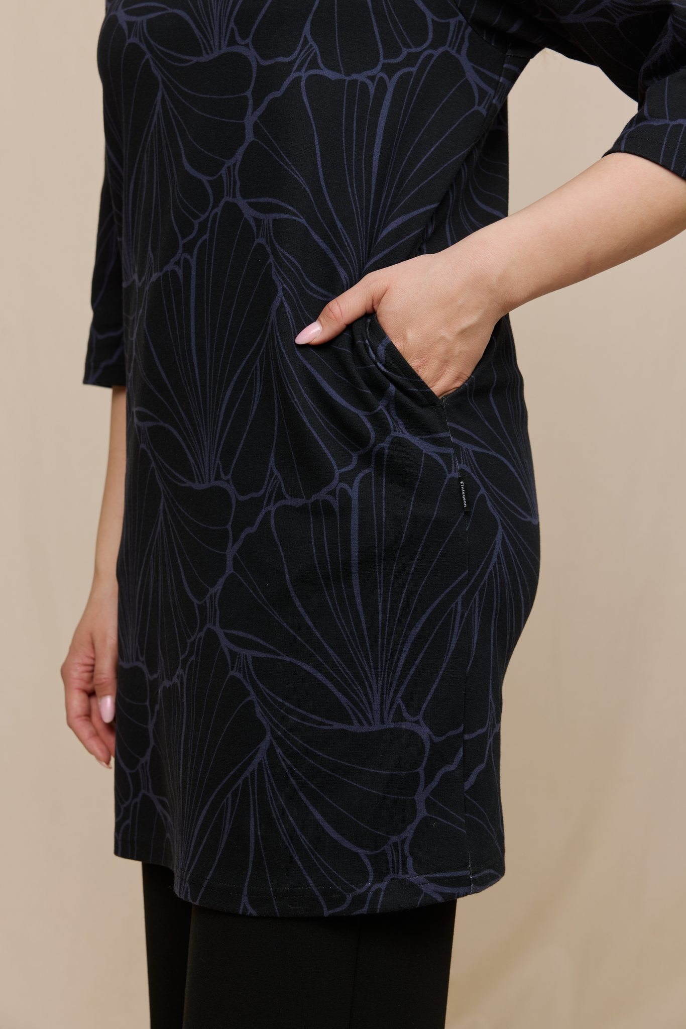 22950721005_7; Finlayson LILIA Mekko Musta / XL 