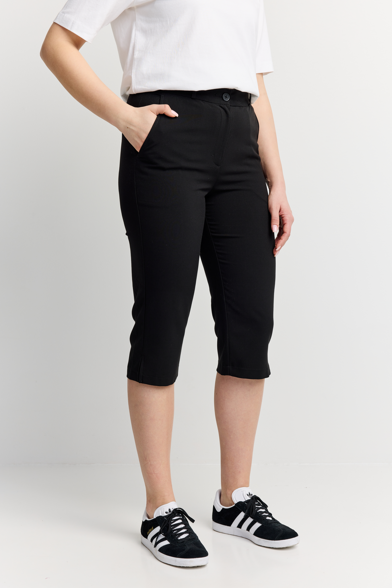 22596808006; 22596808005; 22596808004; 22596808003; 22596808002; 22596808001; Finlayson  Caprit Musta / 36 