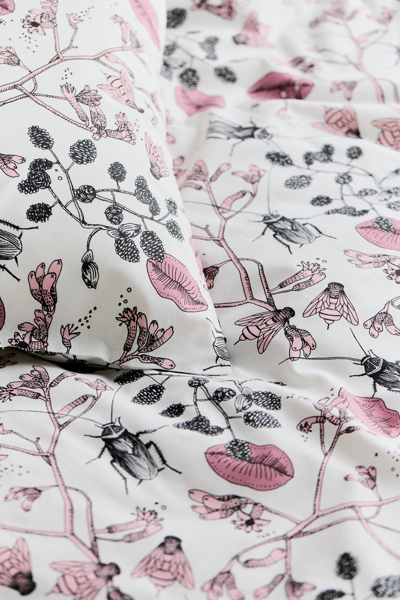 60653-4963-02-06_4; Finlayson Suukko Pussilakanasetti Harmaa / Roosa / 150x210 + 50x60 cm 