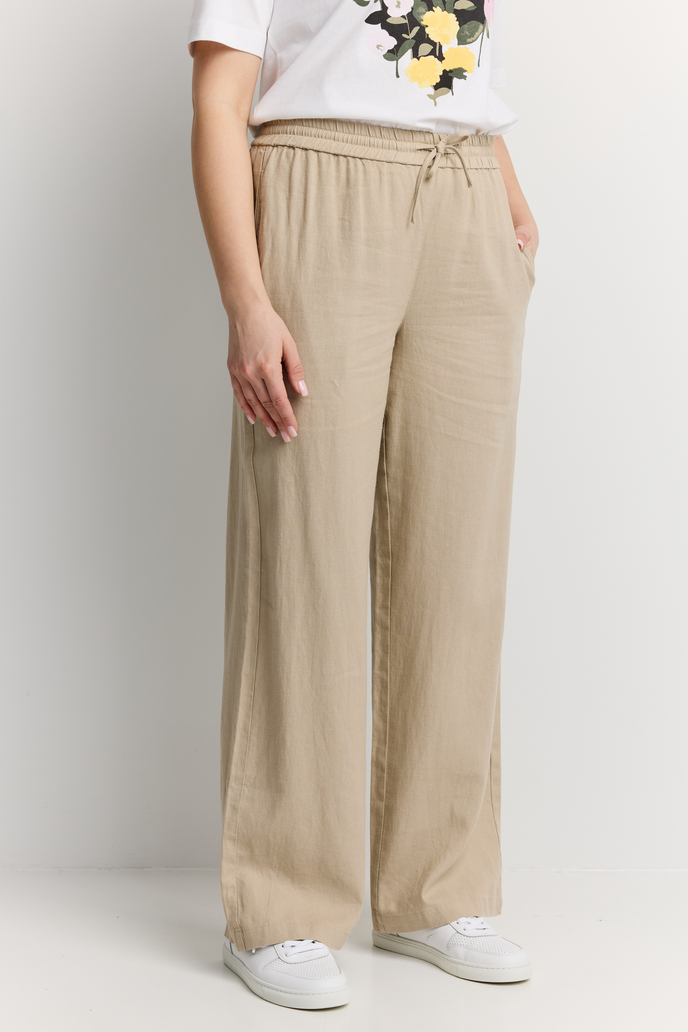 22782470006_1; 22782470005_1; 22782470004_1; 22782470003_1; 22782470002_1; 22782470001_1; Finlayson  Housut Vaalea khaki / 36 