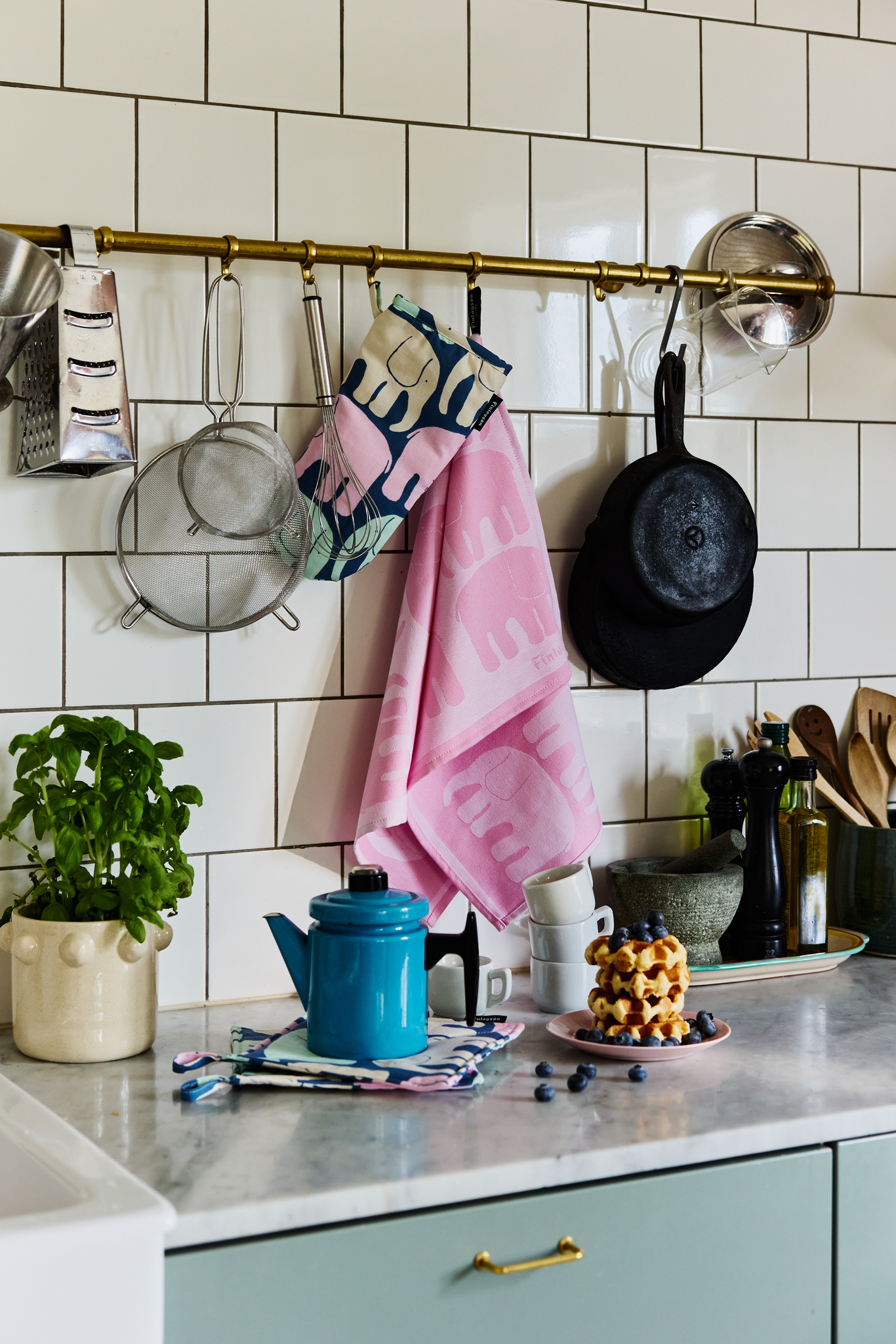 70940-4547-08-10_4; Finlayson Elefantti Keittiöpyyhe 2 kpl Vaaleanpunainen / Valkoinen / 50x70 cm 