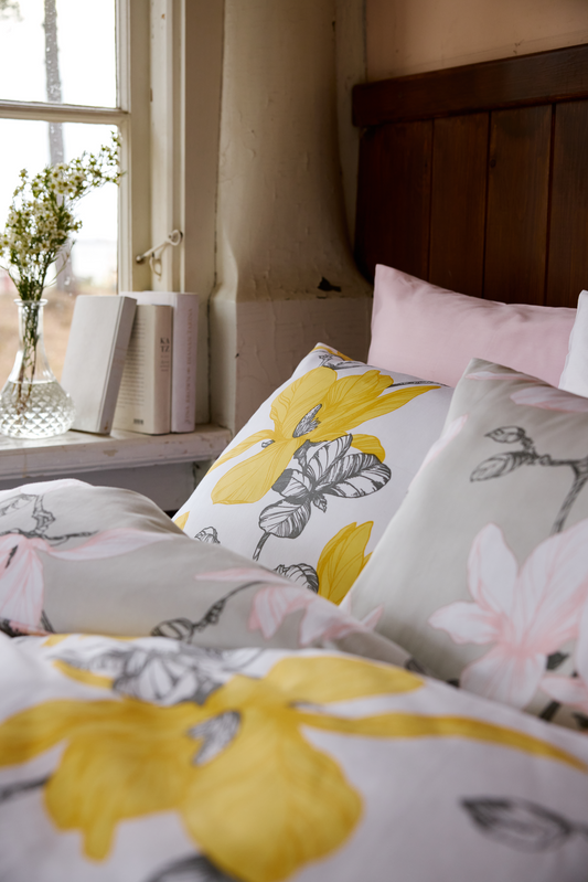 Magnolia satiinityynyliina satiinityynyliinat