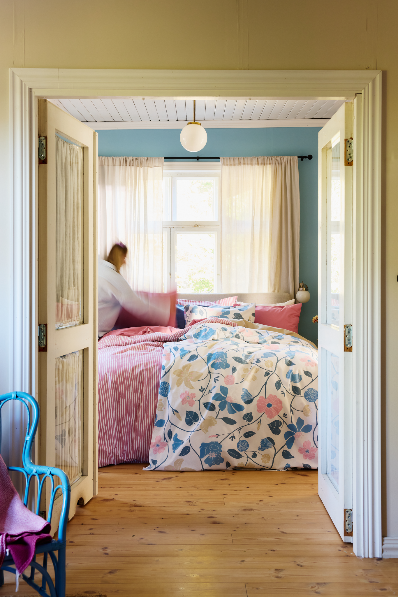 60653-4287-10-06_2; Finlayson Unelma Pussilakanasetti Sininen / Vaaleanpunainen / 150x210 + 50x60 cm 