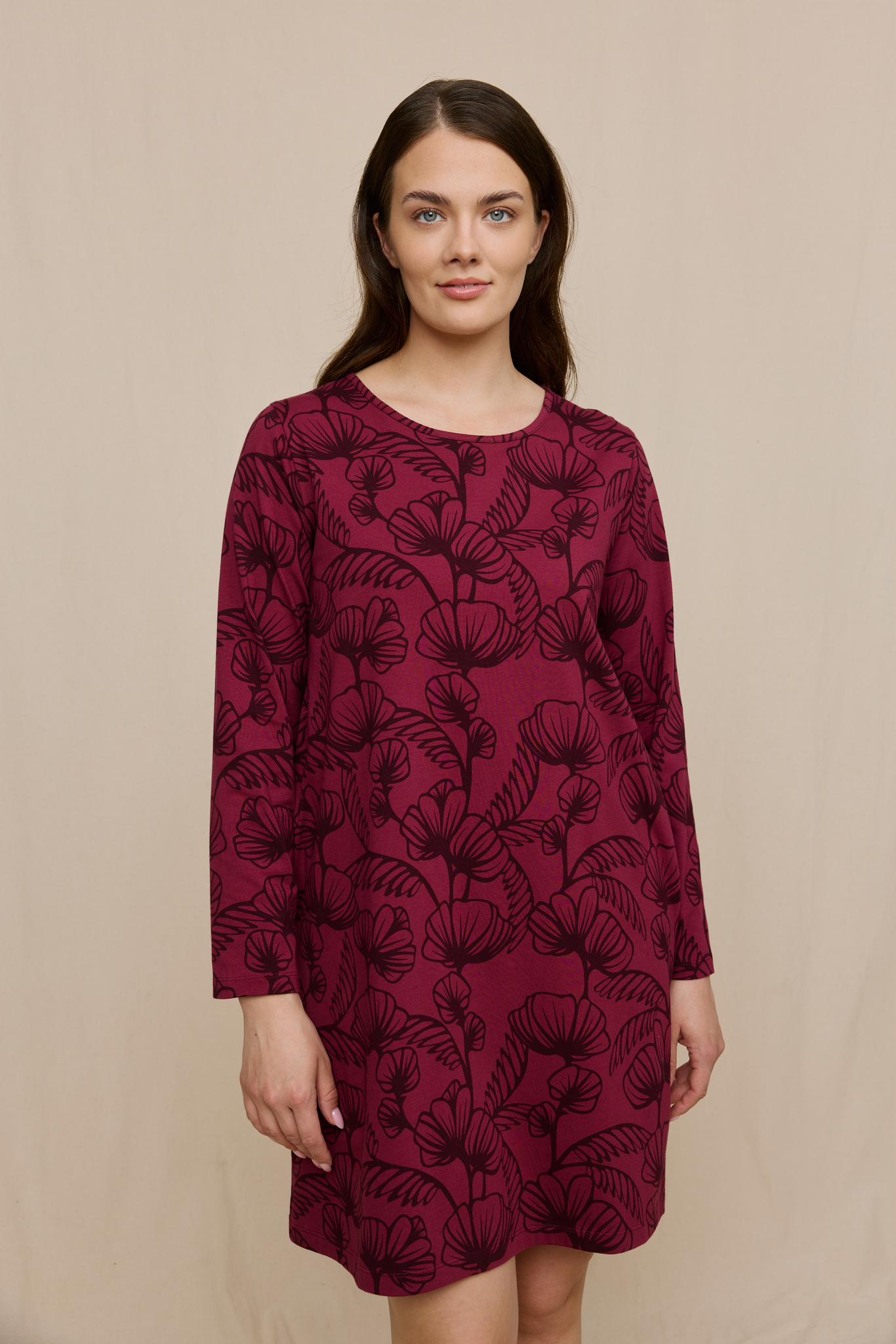 FW15008-471-L_1; Finlayson Deco Yöpaita Punainen / L 