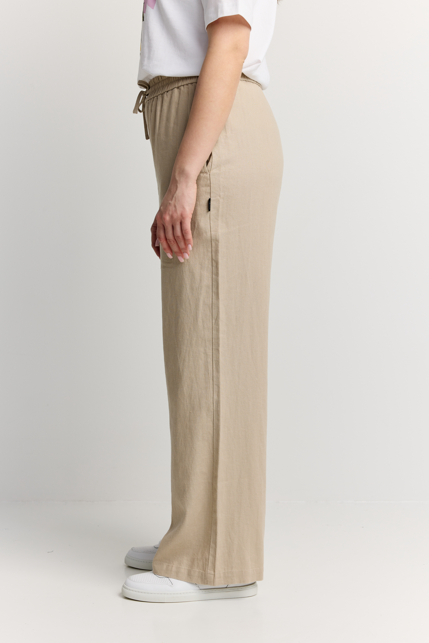 22782470006_3; 22782470005_3; 22782470004_3; 22782470003_3; 22782470002_3; 22782470001_3; Finlayson  Housut Vaalea khaki / 36 