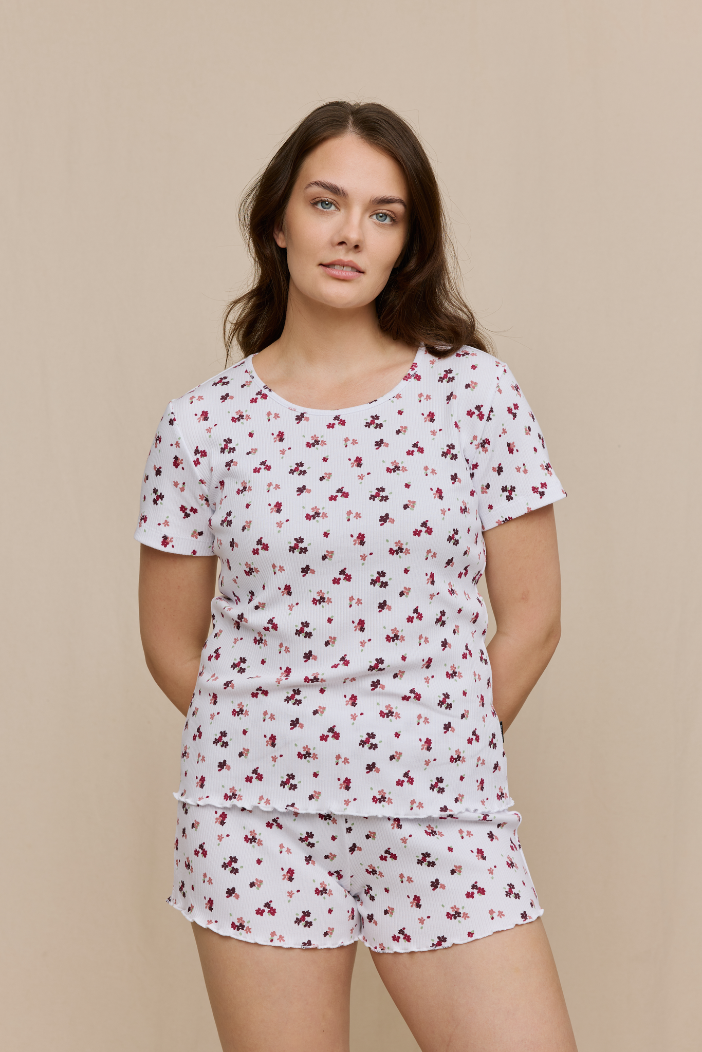 FW10004-041-M_2; Finlayson Henni Shortsipyjama Valkoinen / Viikuna / M 