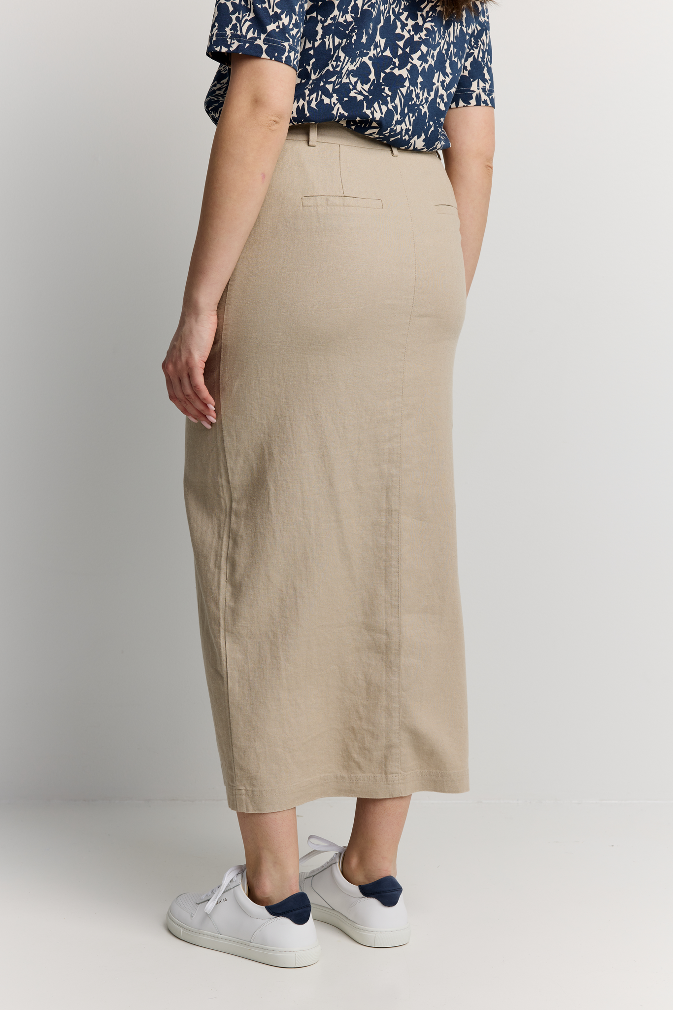 22782473006_4; 22782473005_4; 22782473004_4; 22782473003_4; 22782473002_4; 22782473001_4; Finlayson  Hame Vaalea khaki / 36 