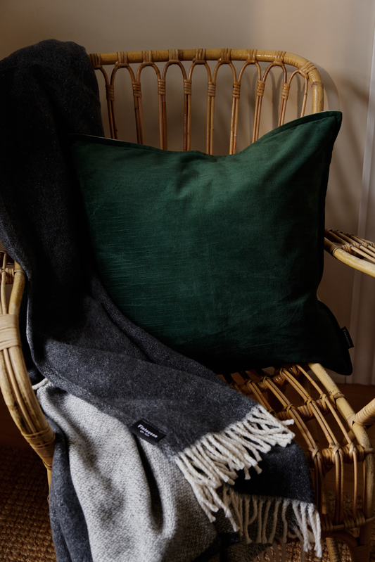 Lumoava samettikoristetyynynpäällinen loistopaivat