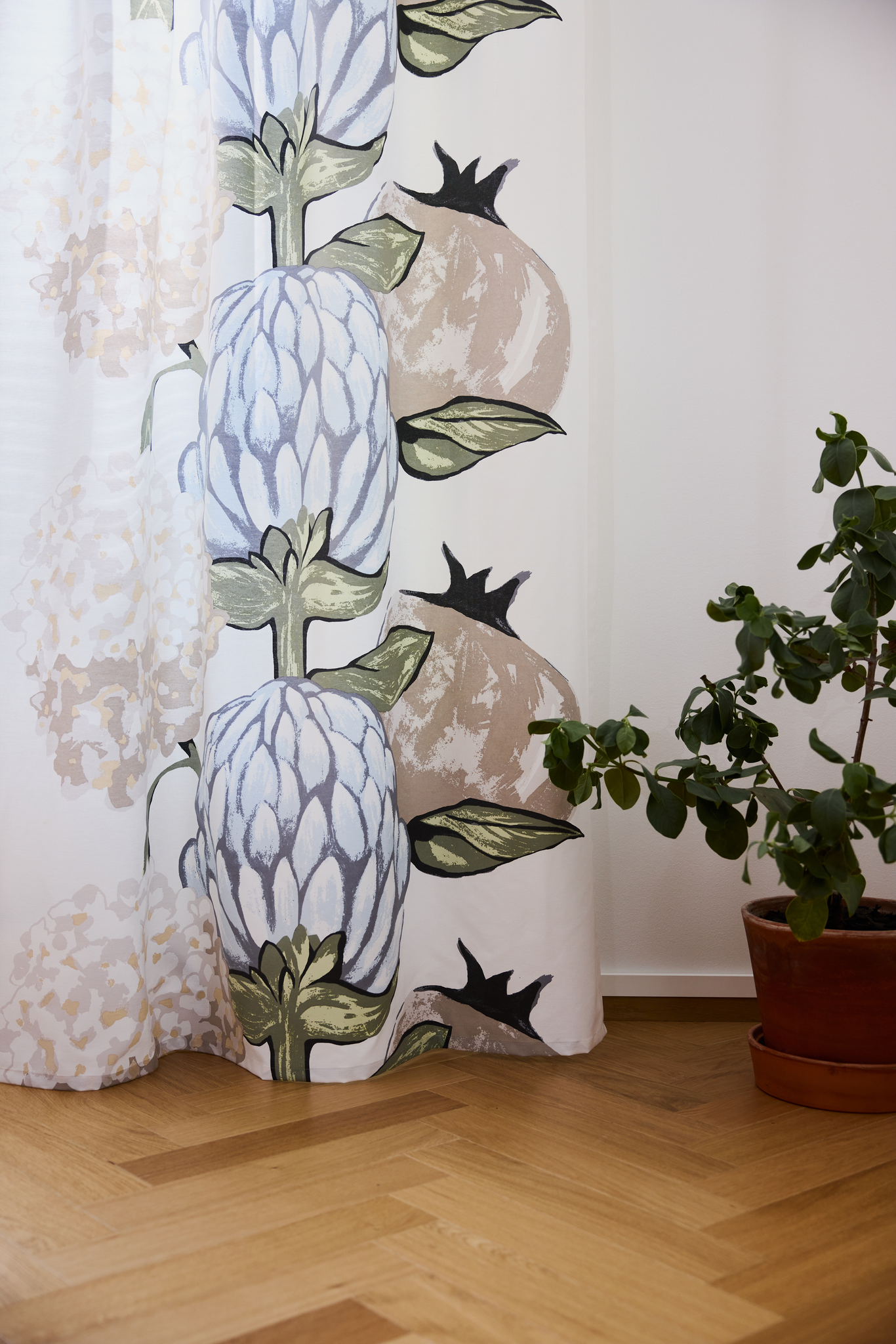 108663-1600_1; Finlayson Vallila Artisokka verho Pastelli / 140x240 cm 