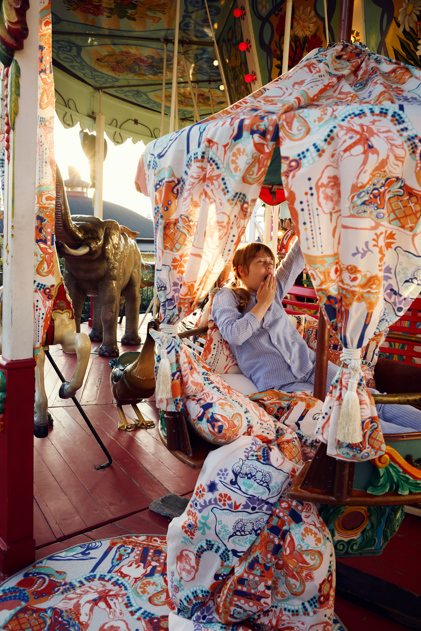 109208-8000_2; Finlayson Fanfaari Bedset Monivärinen / 150x210 + 50x60 cm 