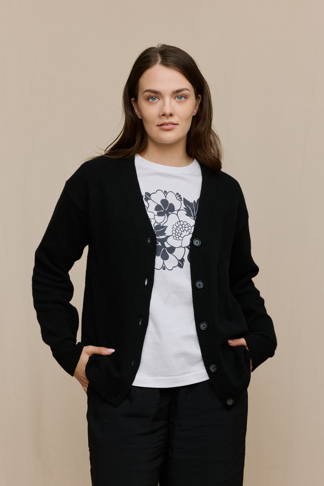 FW51004-999-L_4; Finlayson Eve Neuletakki Musta / L 
