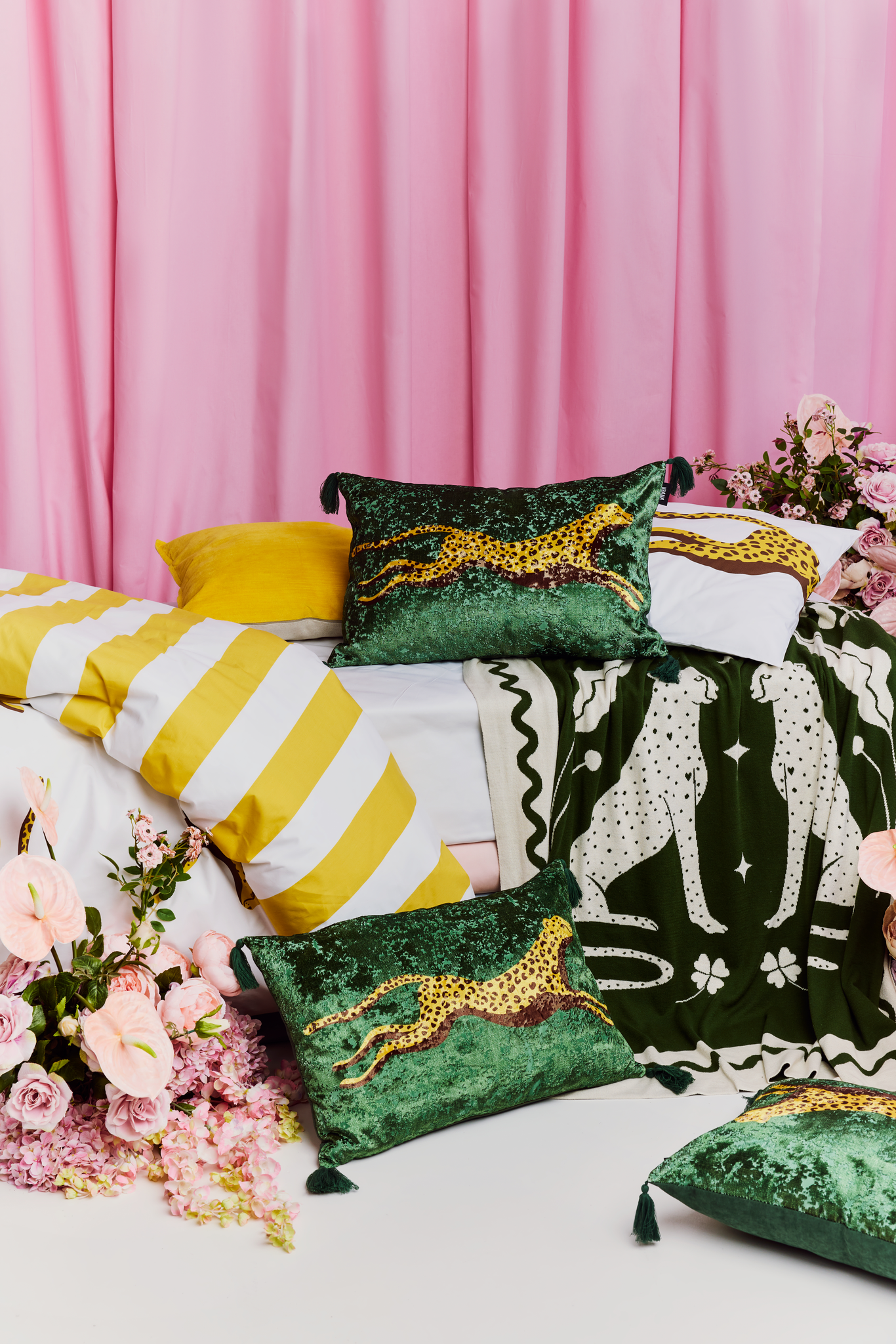 31734-5518-01-04_1; Finlayson Wildcat Koristetyyny Tummanvihreä / 40x60 cm 