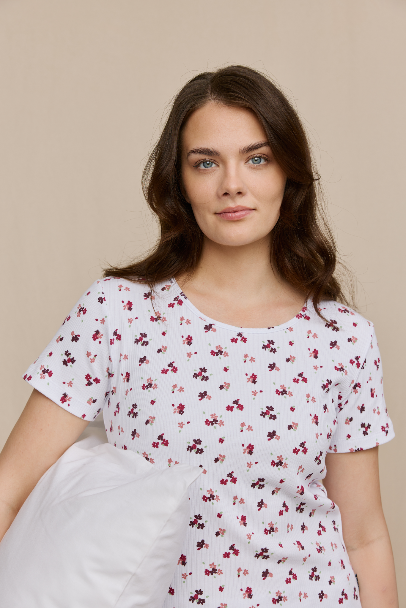 FW10004-041-M_1; Finlayson Henni Shortsipyjama Valkoinen / Viikuna / M 