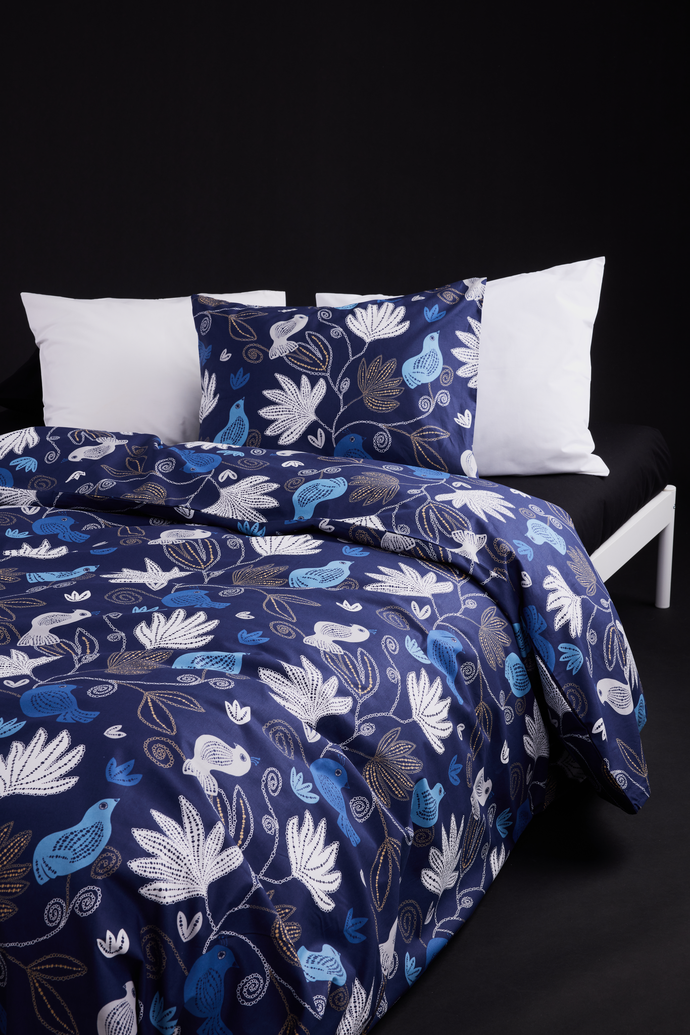 60652-4792-09-06_1; Finlayson Helmilintu Pussilakanasetti Tummansininen / Kulta / 150x210 + 50x60 cm 