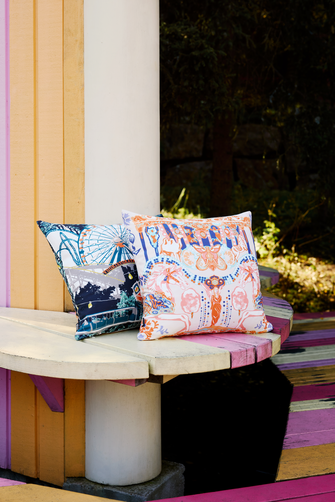 109213-8000_1; Finlayson Fanfaari Cushion Cover Monivärinen / 43x43 cm 