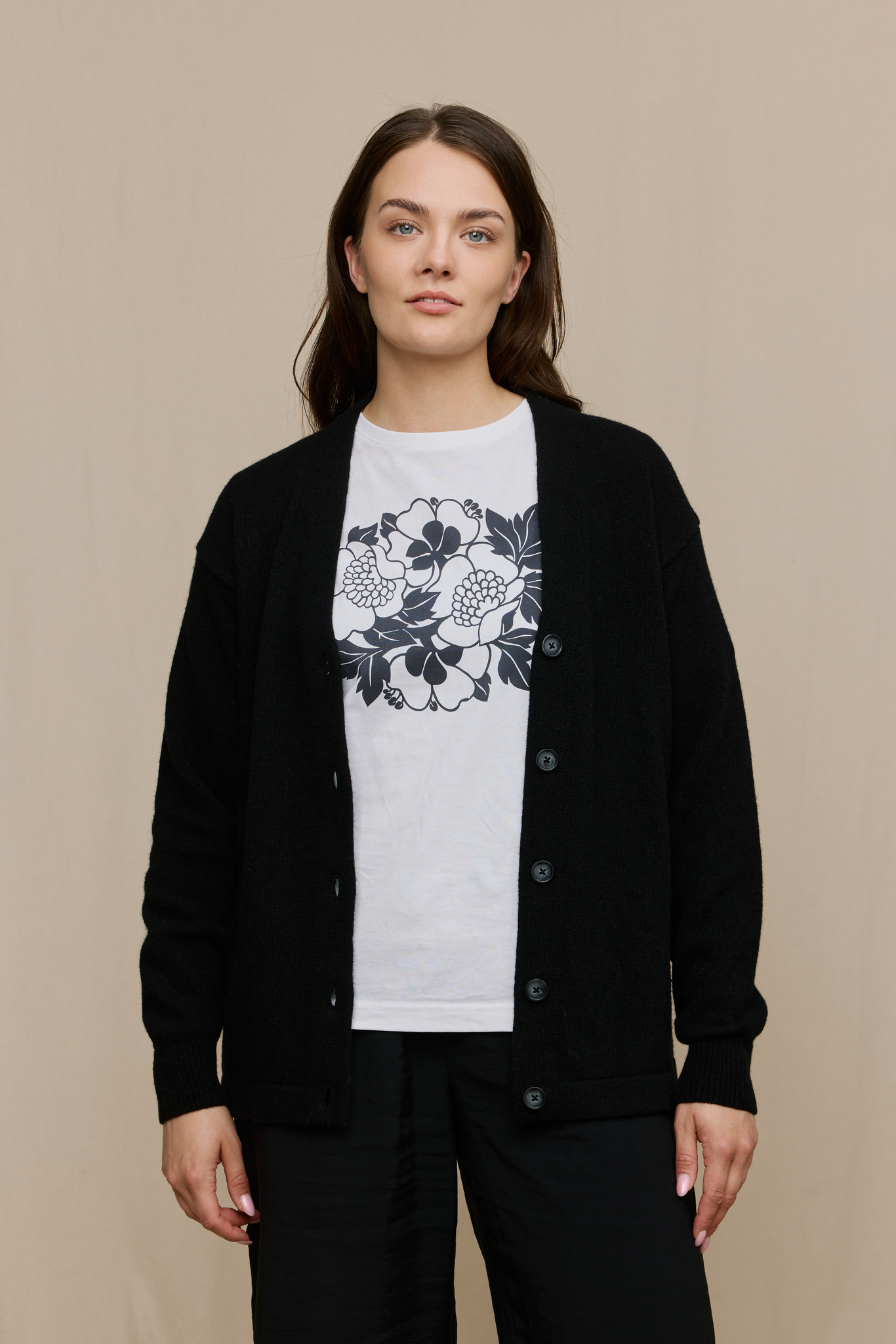 FW51004-999-L; Finlayson Eve Neuletakki Musta / L 