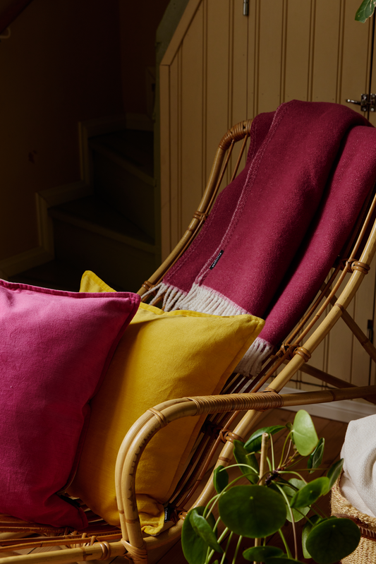 Lumoava samettikoristetyynynpäällinen loistopaivat