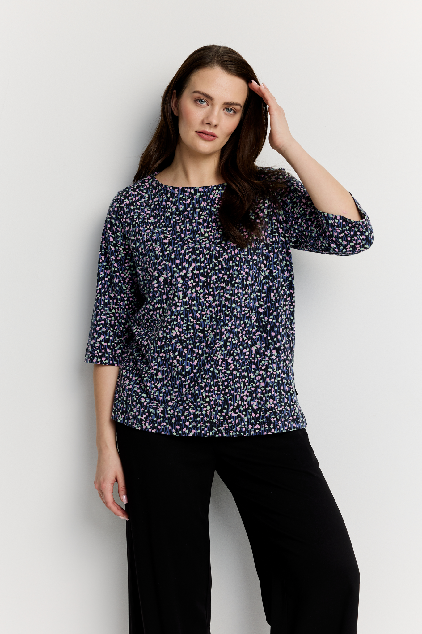 22784449002; Finlayson Sievä Trikoopaita Musta / Malva / M 