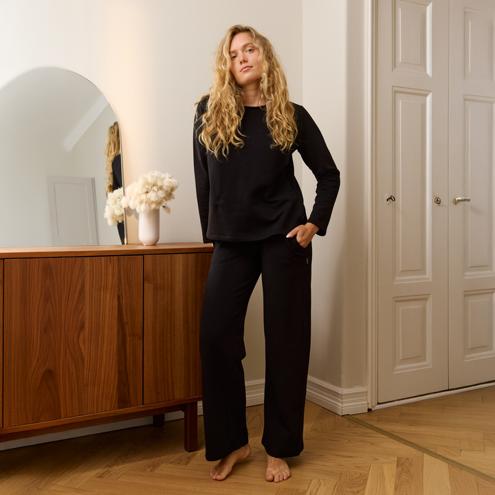 FW14001-999-S; Finlayson  Lounge pusero Musta / S 