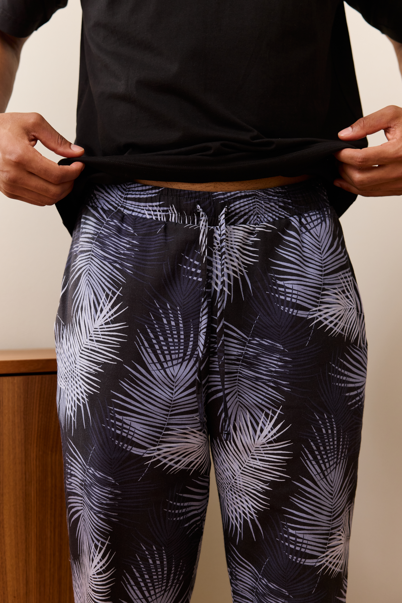 FM10001-961-L_2; Finlayson Palma Pyjama Musta / Sininen / L 