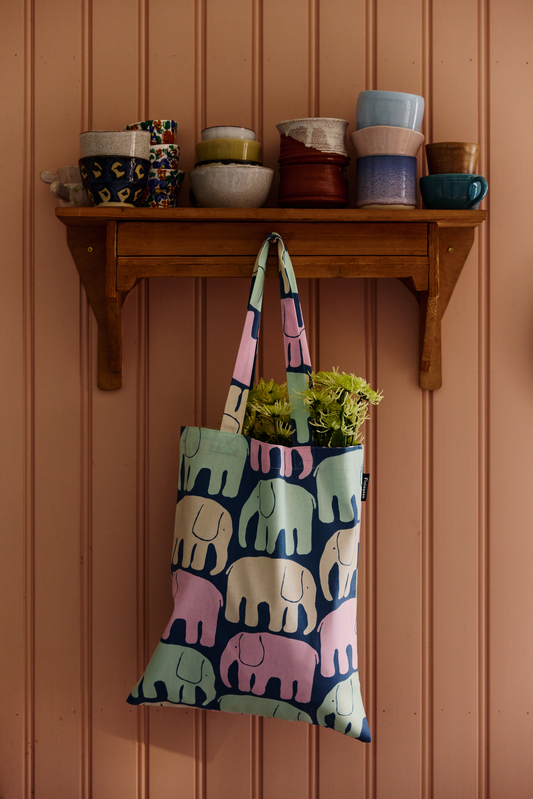 Elefantti kangaskassi kaikki-vaatteet