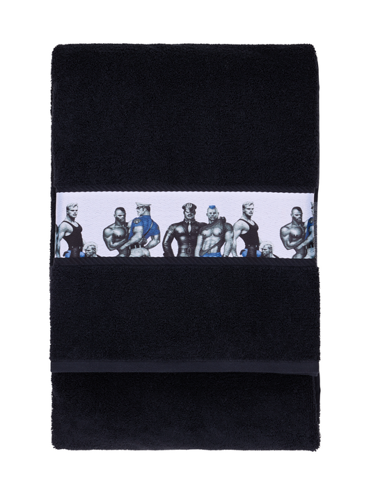 70156-4864-01-06; Finlayson Tom of Finland Blue Squad Kylpypyyhe Musta / 90x180 cm 