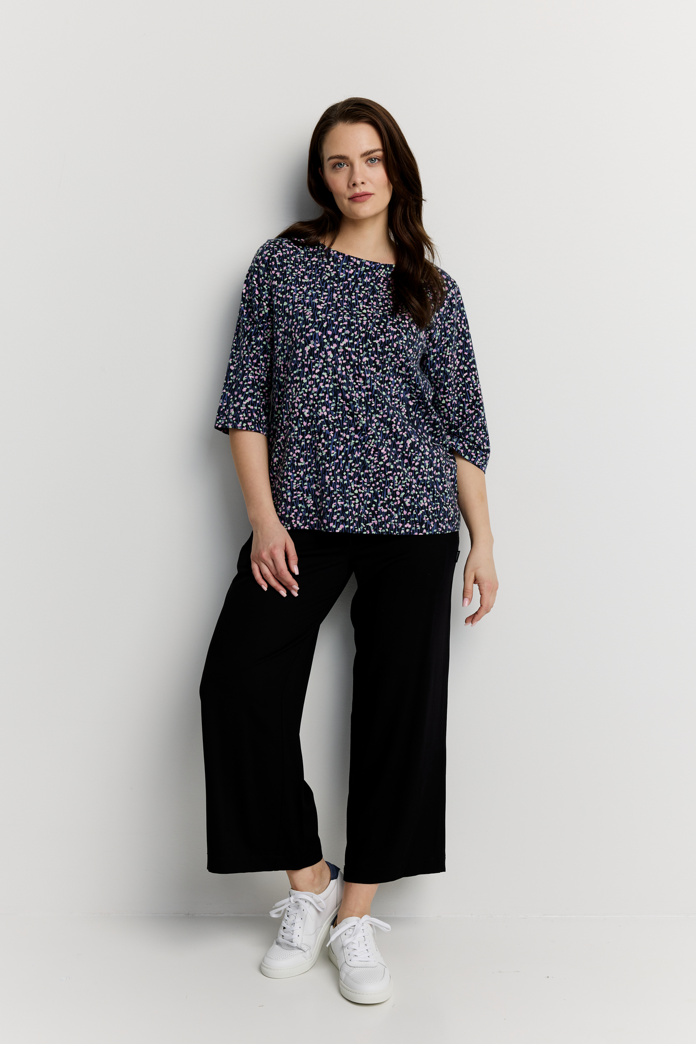 22784449001_2; Finlayson Sievä Trikoopaita Musta / Malva / S 