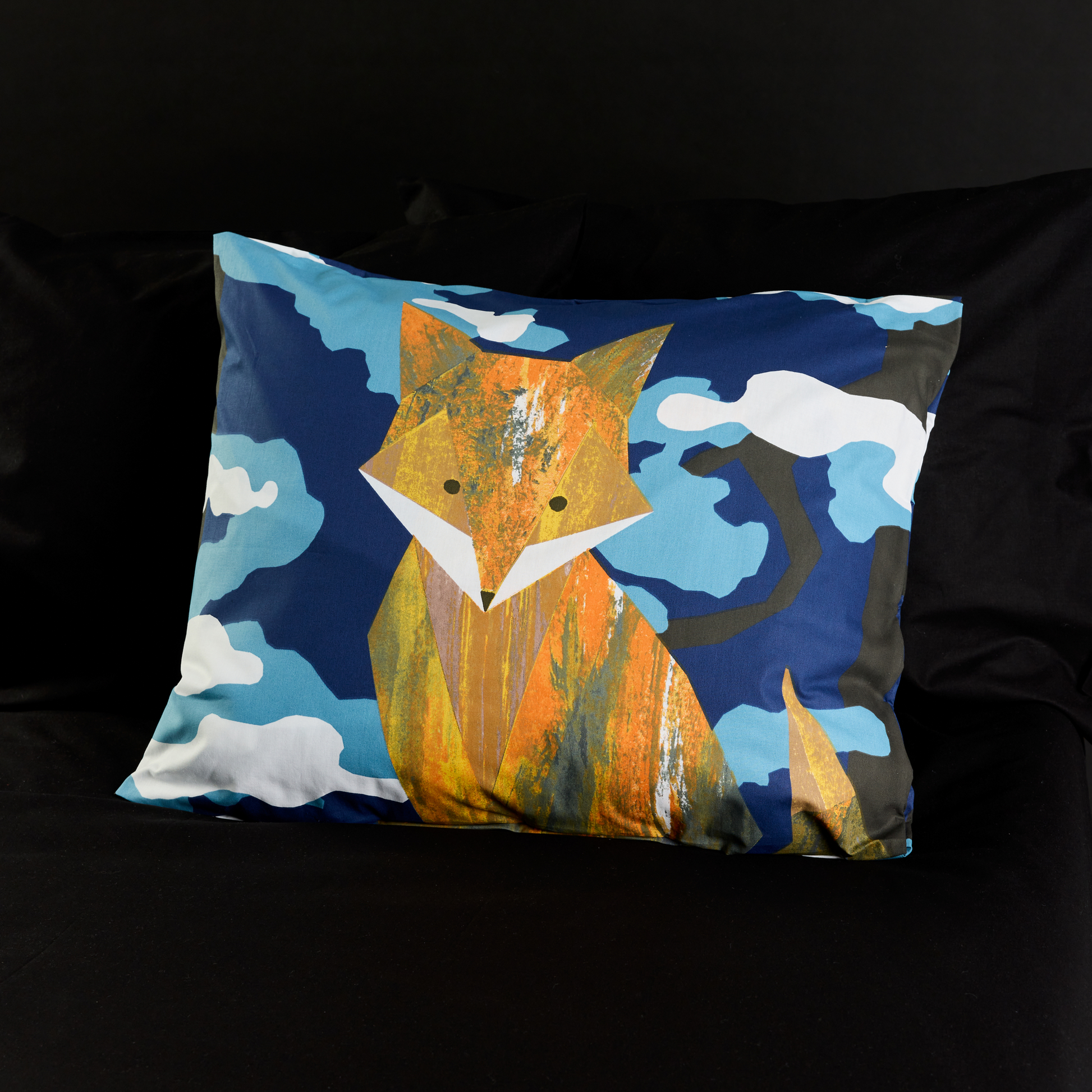 60136-4826-01-10; Finlayson Ensilumi Tyynyliina Tummansininen / 50x60 cm 