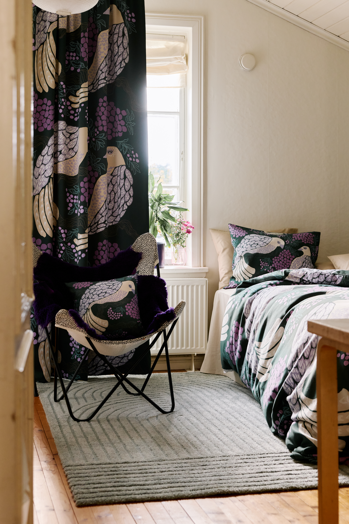 108824-7851_2; Finlayson Viserrys Curtains Vihreä-violetti / 140x250 cm 