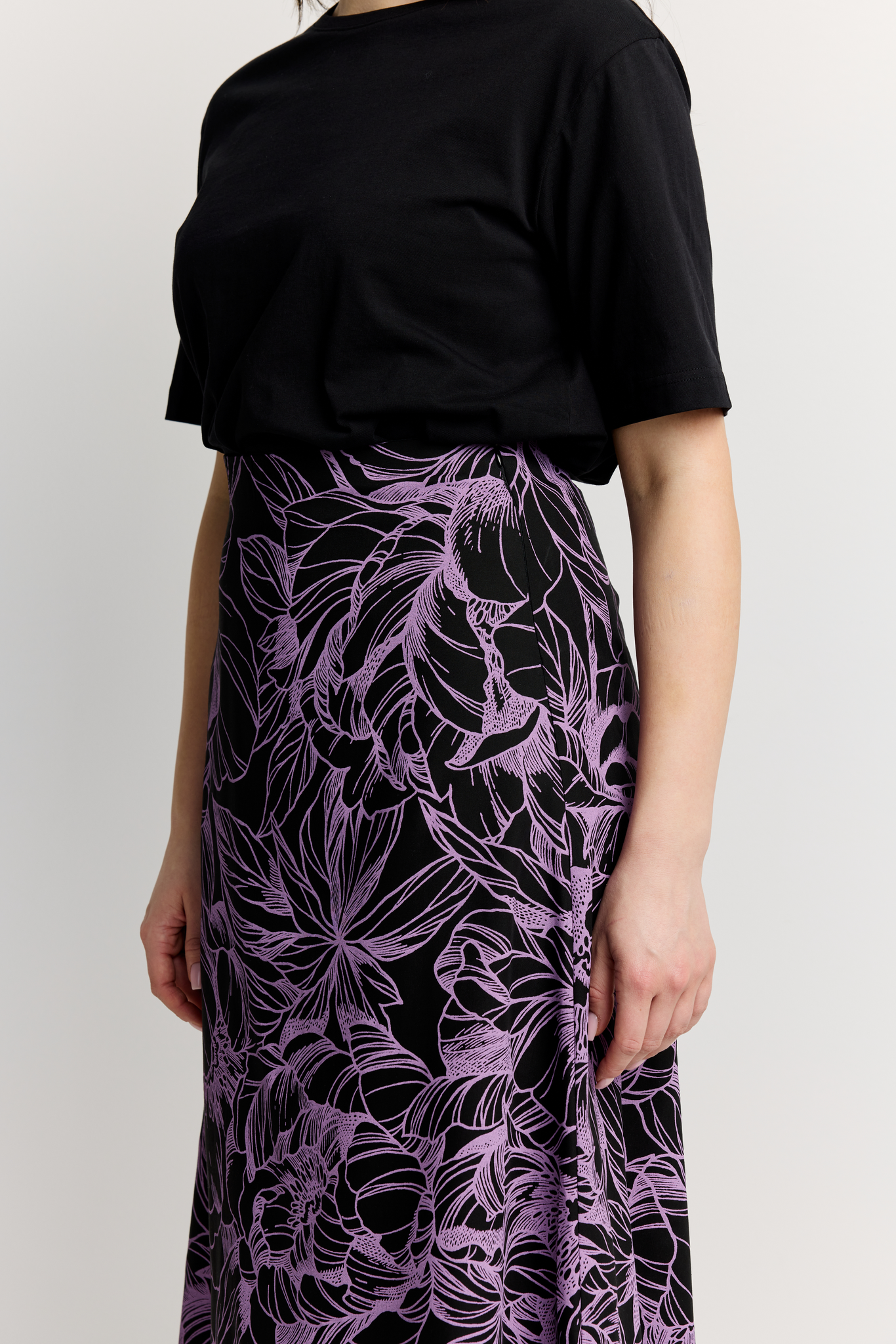 FW71001-941-M_1; Finlayson Pioni Hame Musta / Malva / M 