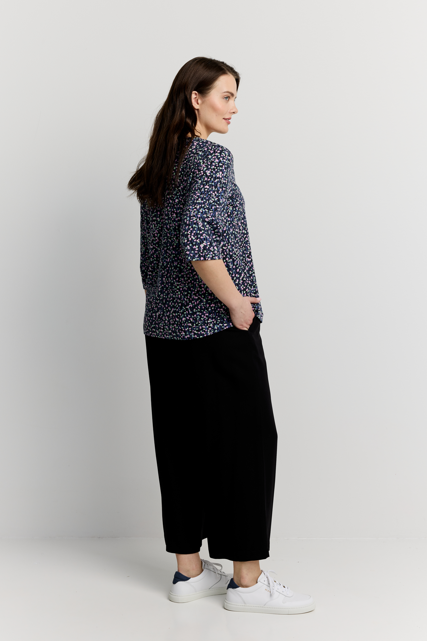 22784449004_4; Finlayson Sievä Trikoopaita Musta / Malva / XL 