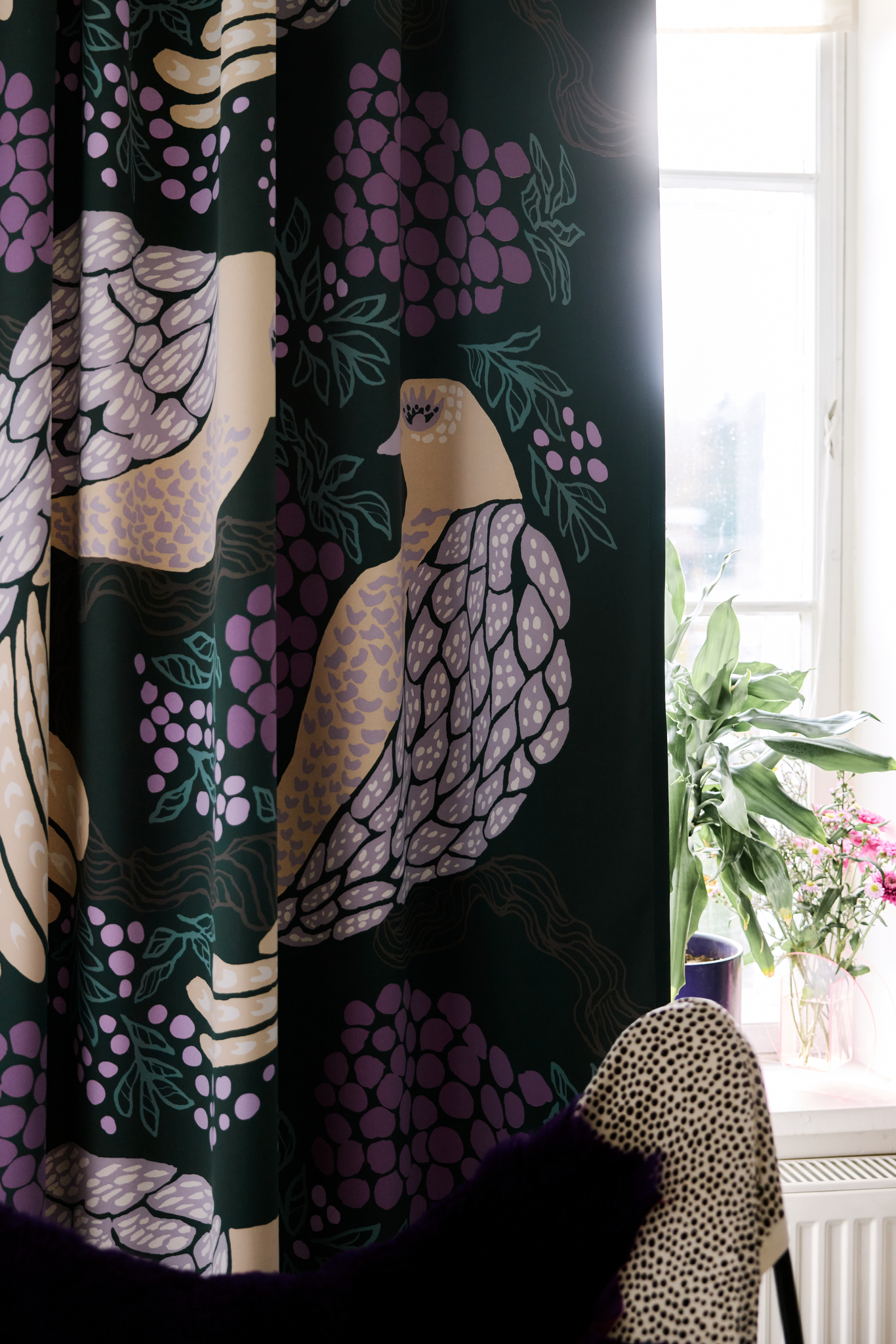 108824-7851_1; Finlayson Viserrys Curtains Vihreä-violetti / 140x250 cm 