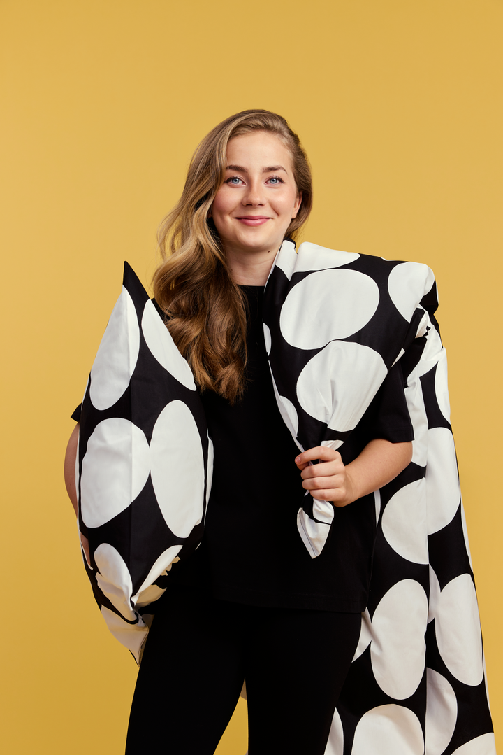 60652-4511-04-06; Finlayson Pop Pussilakanasetti Musta / 150x210 + 50x60 cm 