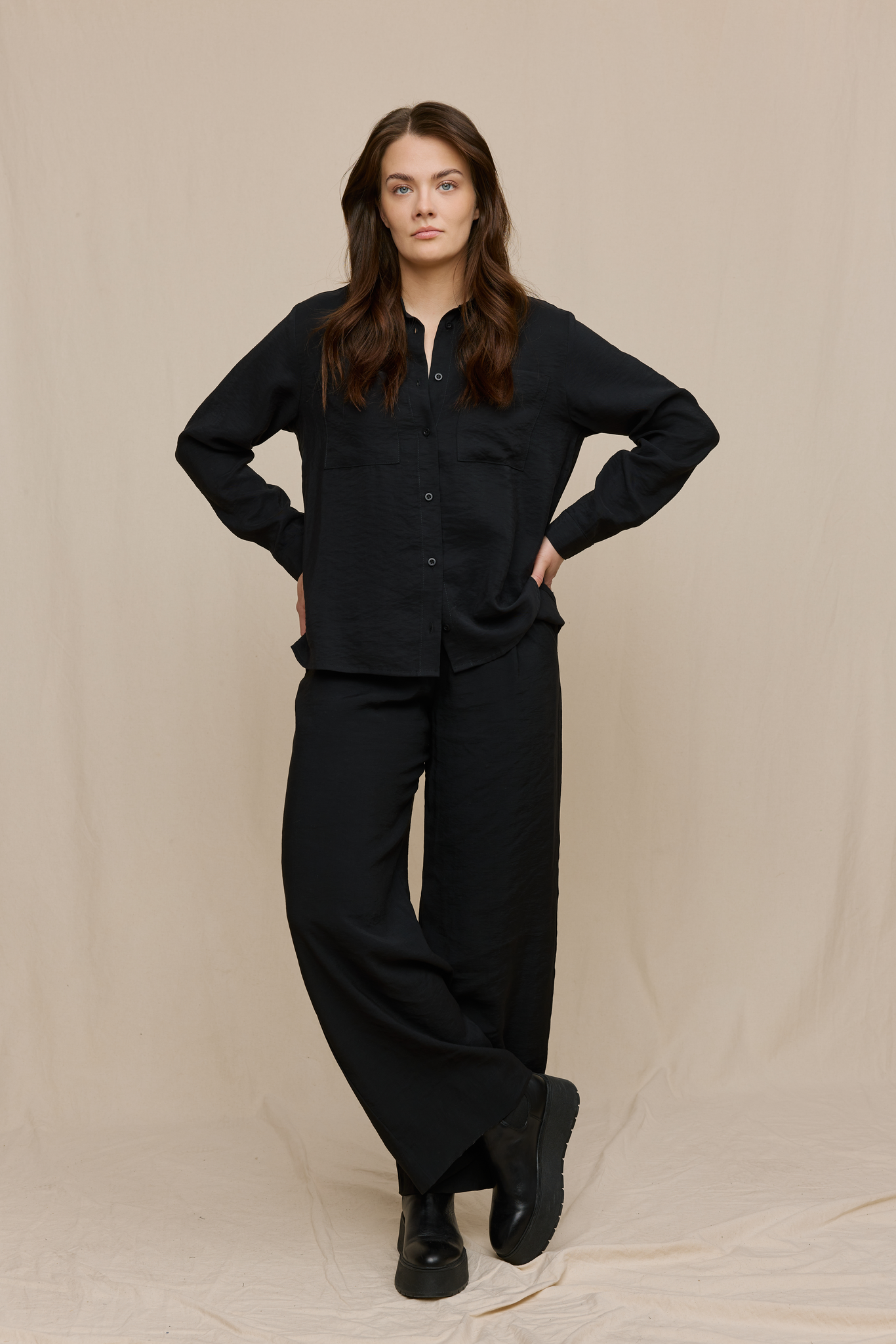 FW60002-999-M_3; Finlayson  Paita Musta / M 