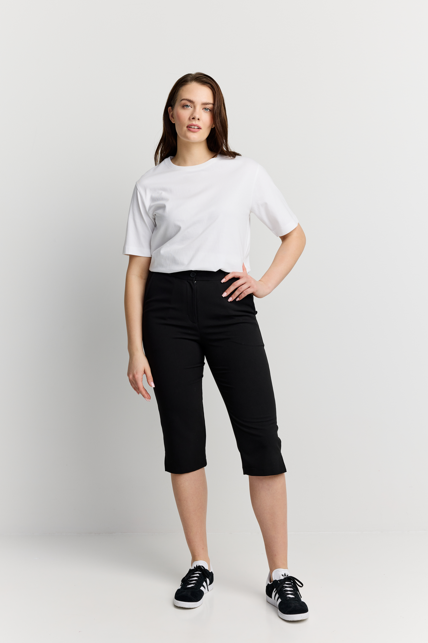 22596808006_1; 22596808005_1; 22596808004_1; 22596808003_1; 22596808002_1; 22596808001_1; Finlayson  Caprit Musta / 36 