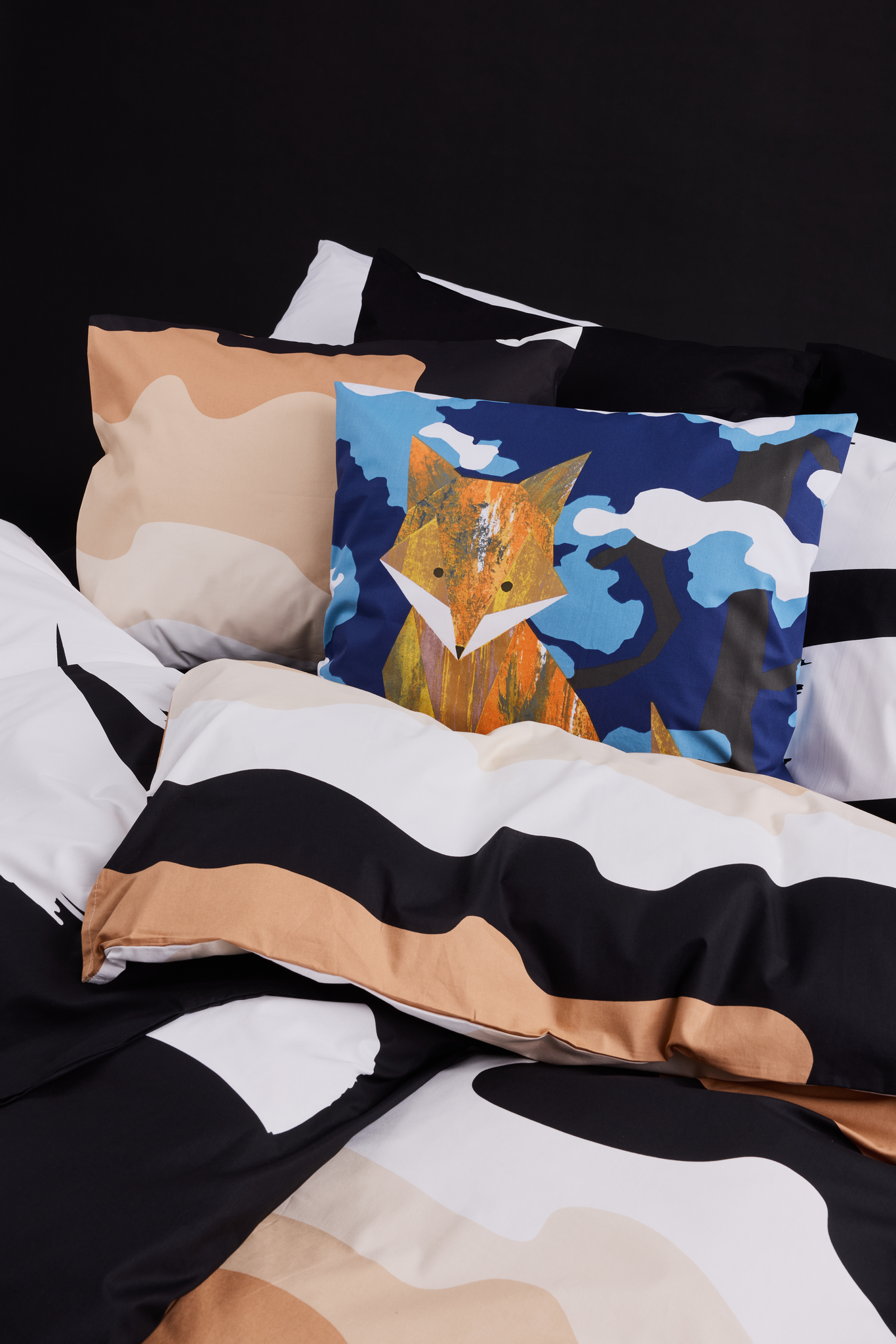 60136-4826-01-10_2; Finlayson Ensilumi Tyynyliina Tummansininen / 50x60 cm 