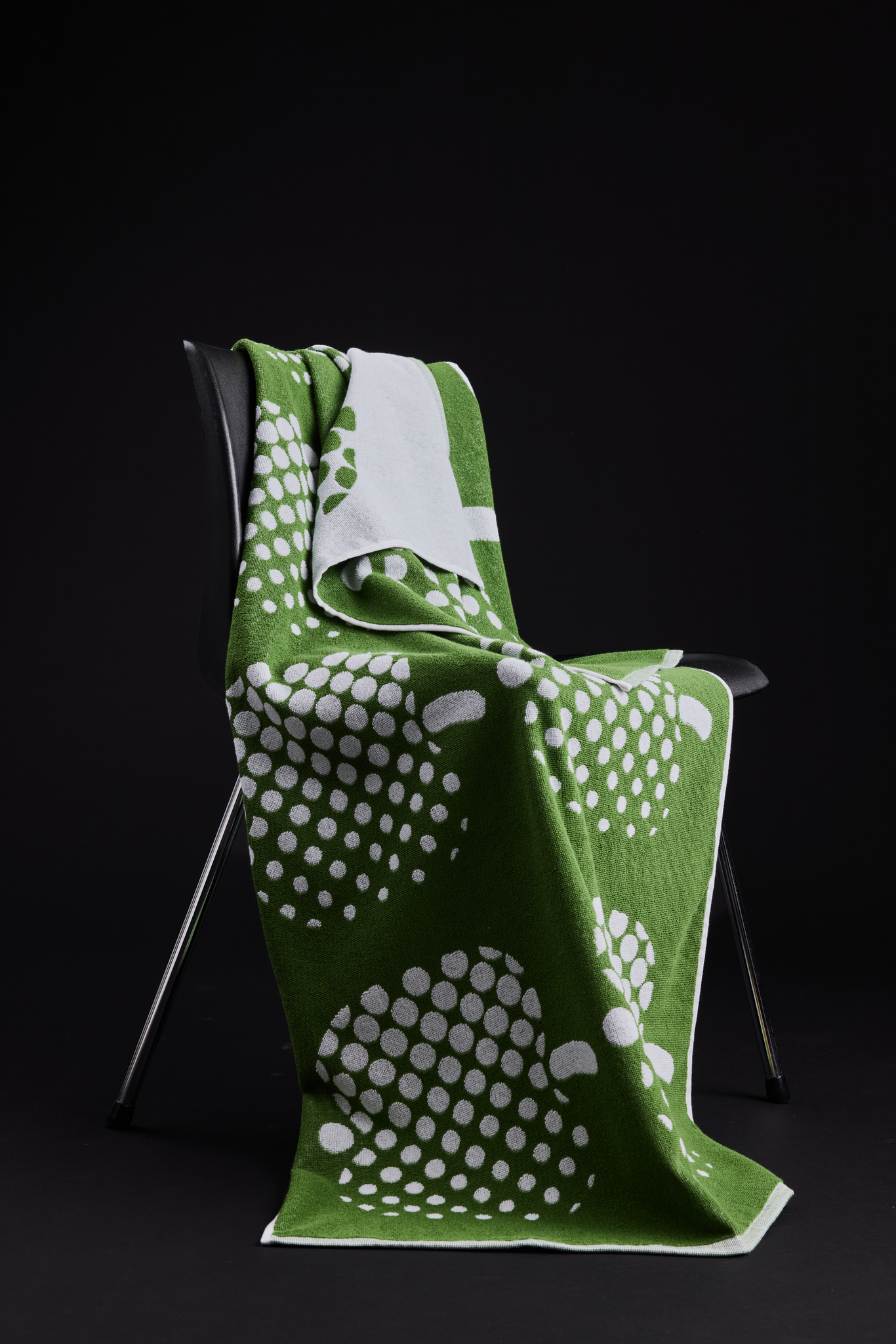 71063-1367-05-12_1; 71064-1367-05-06_1; Finlayson Optinen omena Kylpypyyhe Vihreä / 70x140 cm 