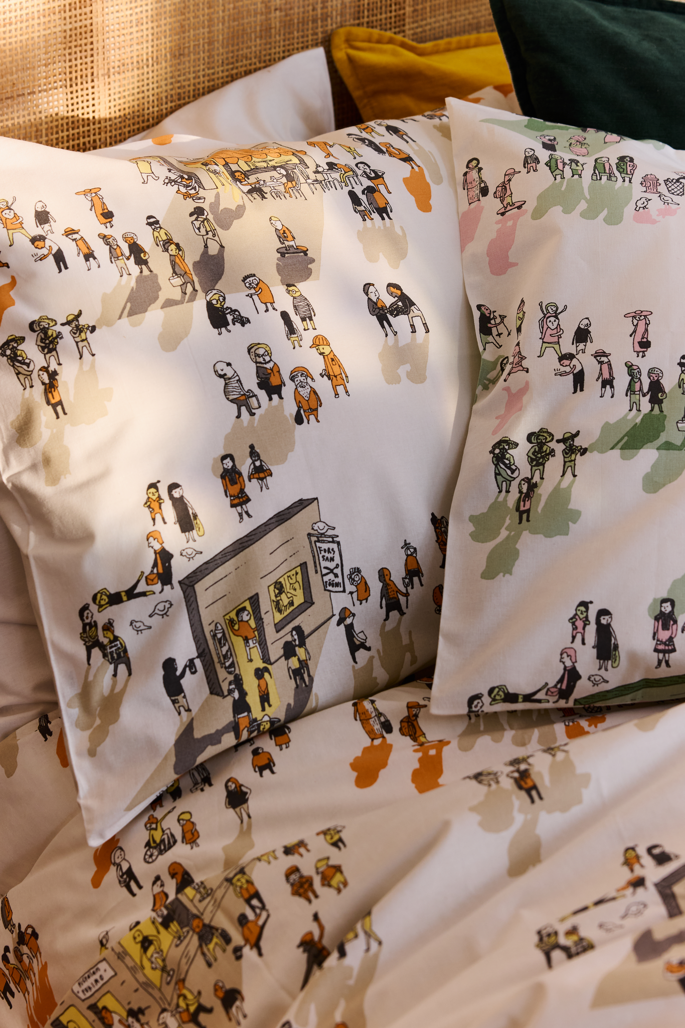 60653-4914-04-06_2; 60653-4914-03-06_2; Finlayson Kylillä Pussilakanasetti Vihreä / Vaaleanpunainen / 150x210 + 50x60 cm 