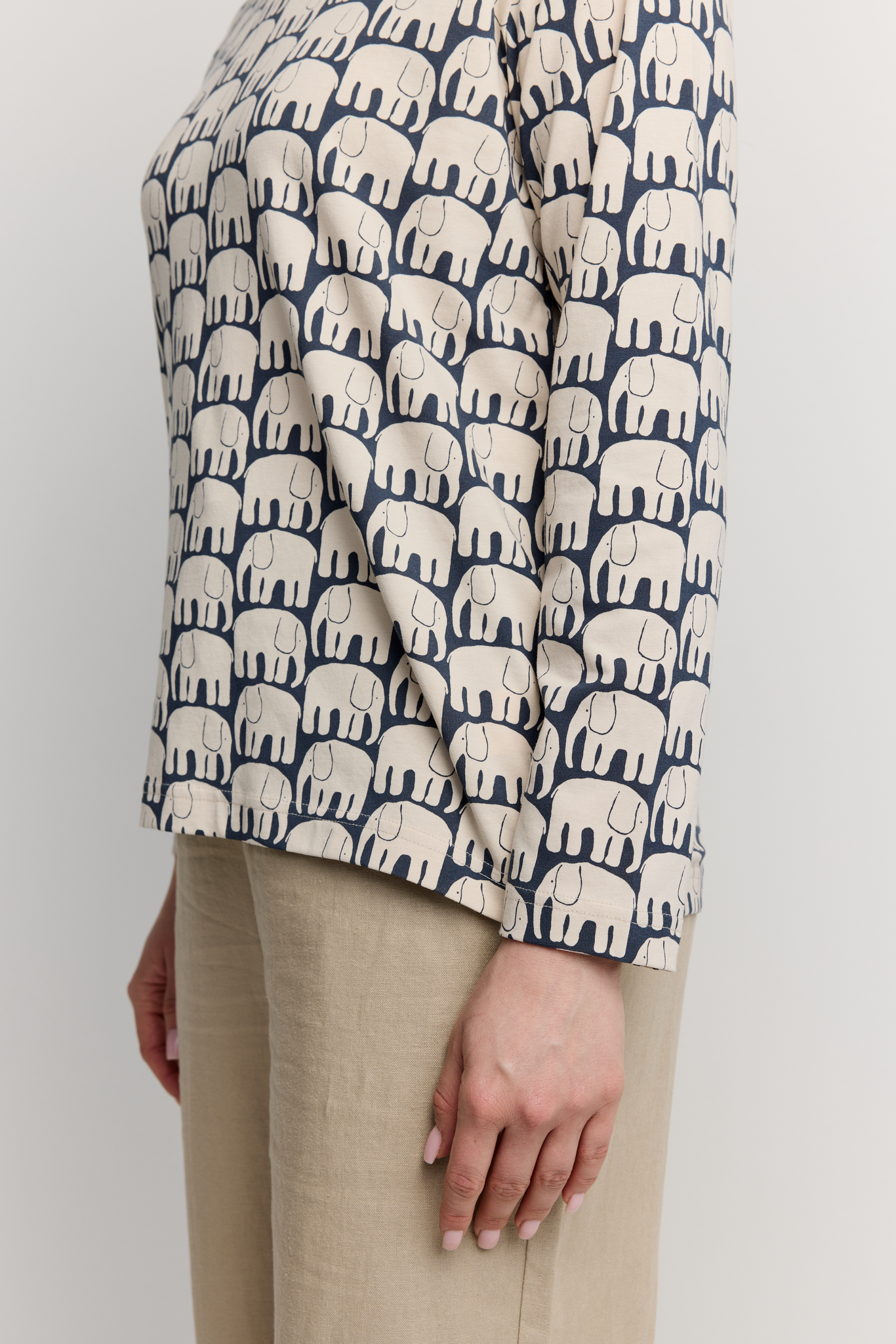 22784451006_5; 22784451005_5; 22784451004_5; 22784451003_5; 22784451002_5; 22784451001_5; Finlayson ELEFANTTI Trikoopaita Vaalea khaki / XS 