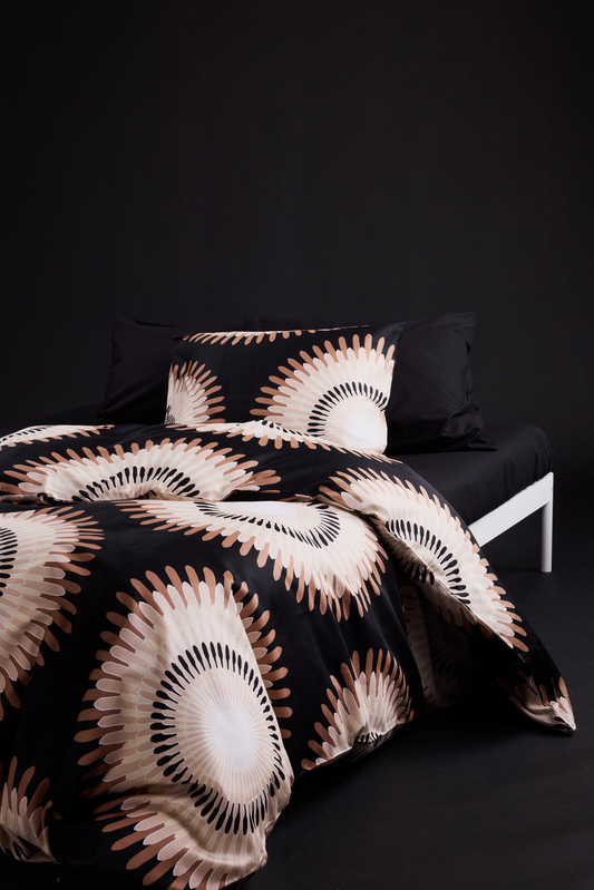 Yksivärinen satiinialuslakana makuuhuone